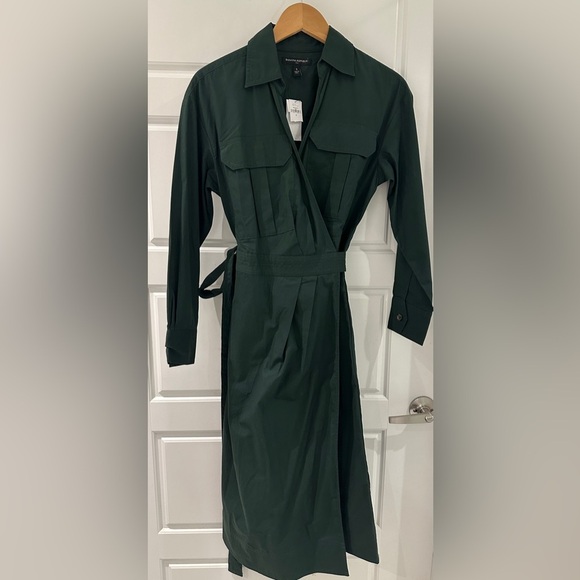 Banana Republic Green Wrap Dress NWT - Picture 2 of 3